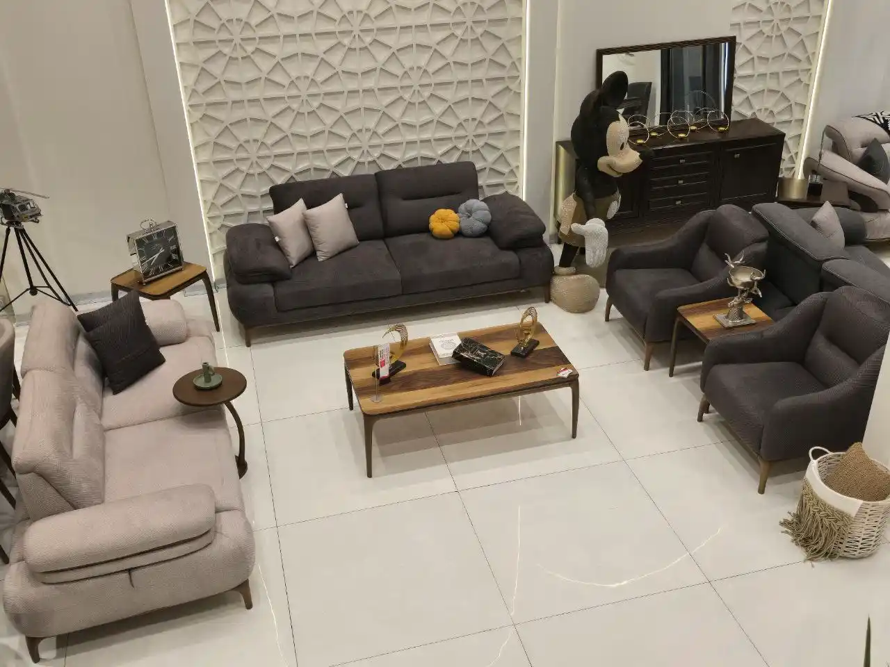 چیدمان محصولات مبلمان مبلیران
