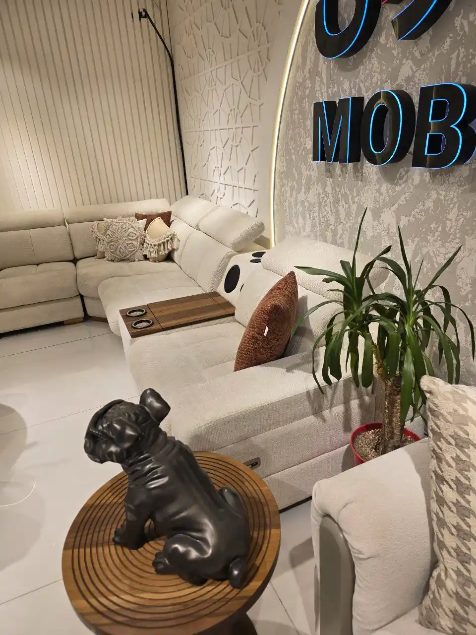 مبلمان راحتی در نمایشگاه